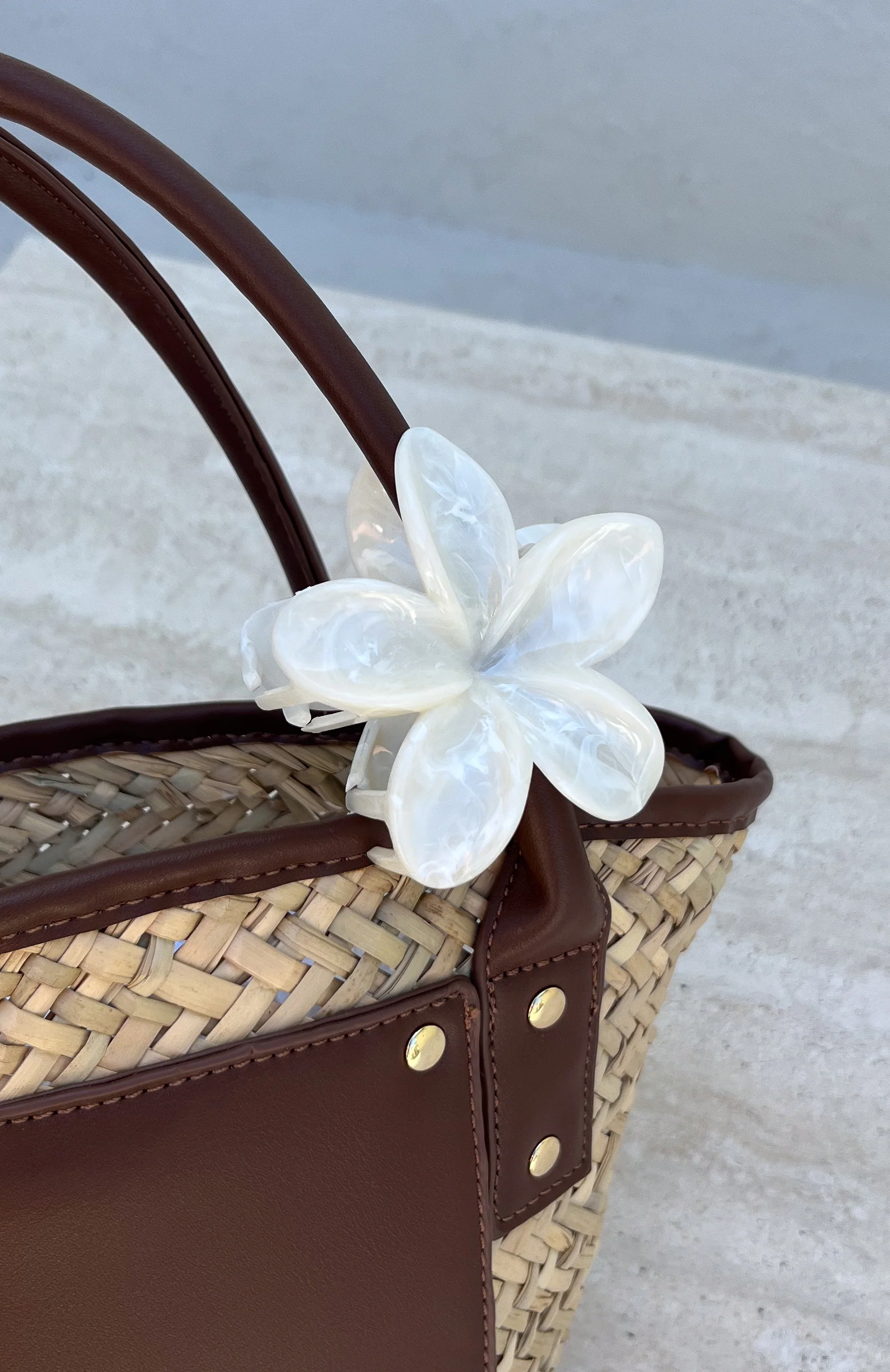 Floral Charm Hair Clip White Marble - Image 2