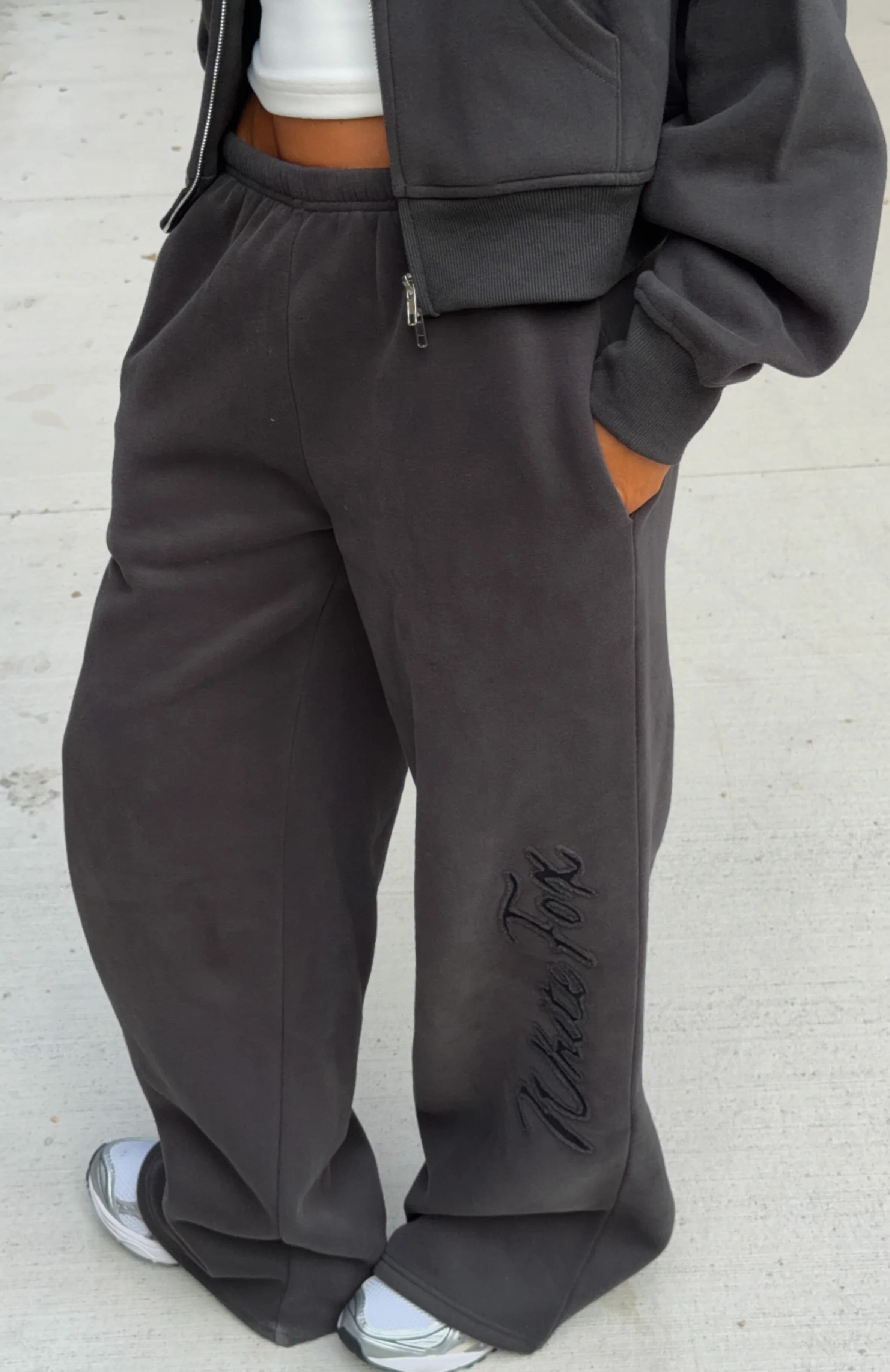 Studio 17 Willa Wide Leg Sweatpants Charcoal - Image 7